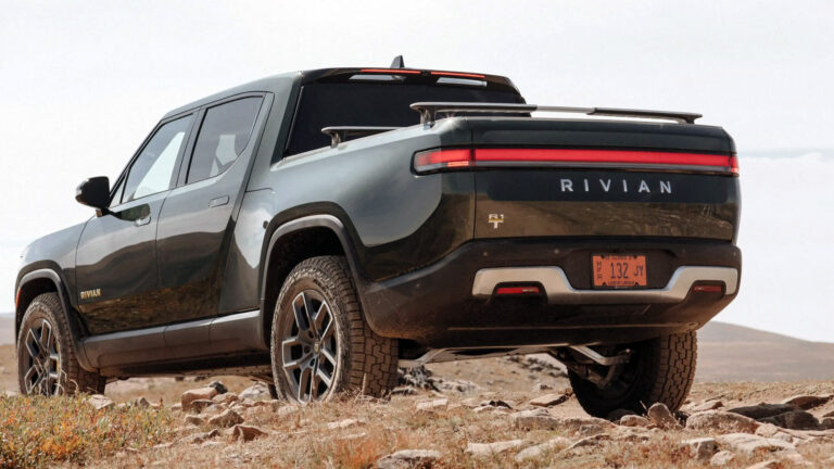 Motor Trend Writes About the Rivian R1T